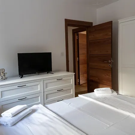 Aparthotel White House *